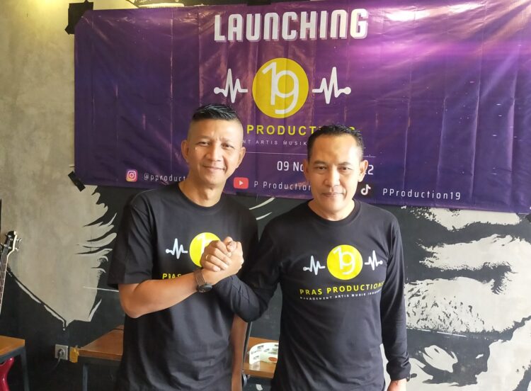 Rowman, drummer grup band Ungu, bersama Pras, membentuk label musik baru bernama P Production 19.